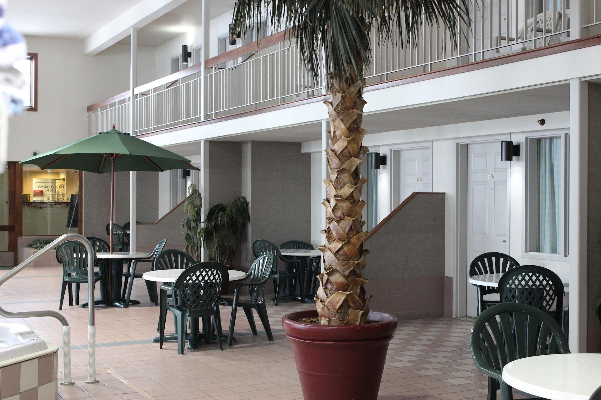 Rodeway Inn Columbia Mall Loop Grand Forks Esterno foto