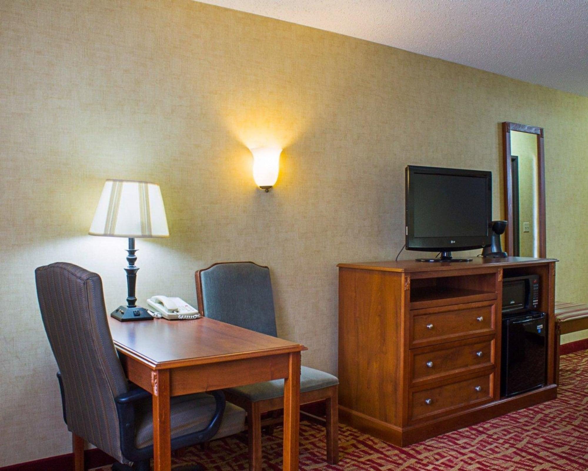 Rodeway Inn Columbia Mall Loop Grand Forks Esterno foto