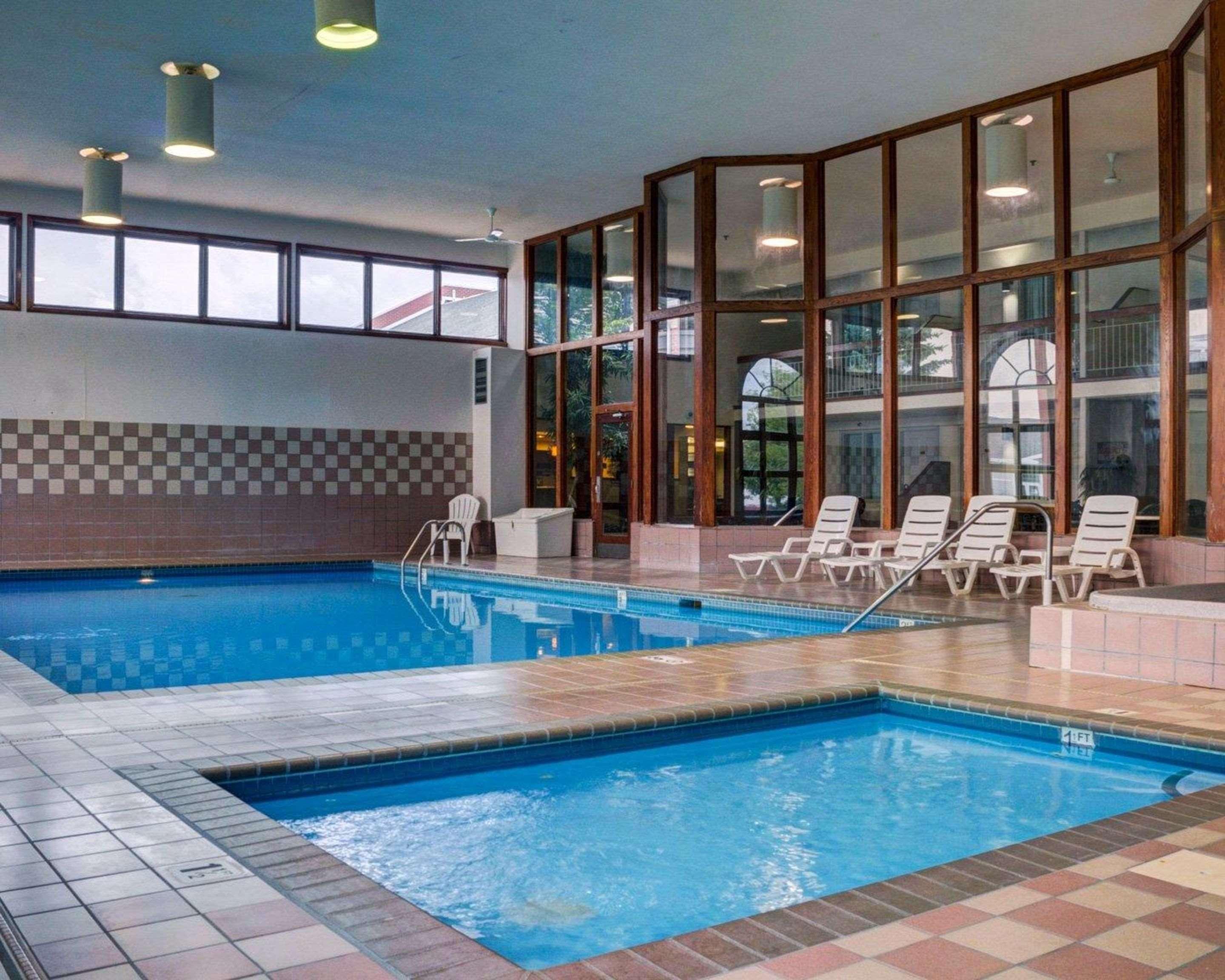 Rodeway Inn Columbia Mall Loop Grand Forks Esterno foto