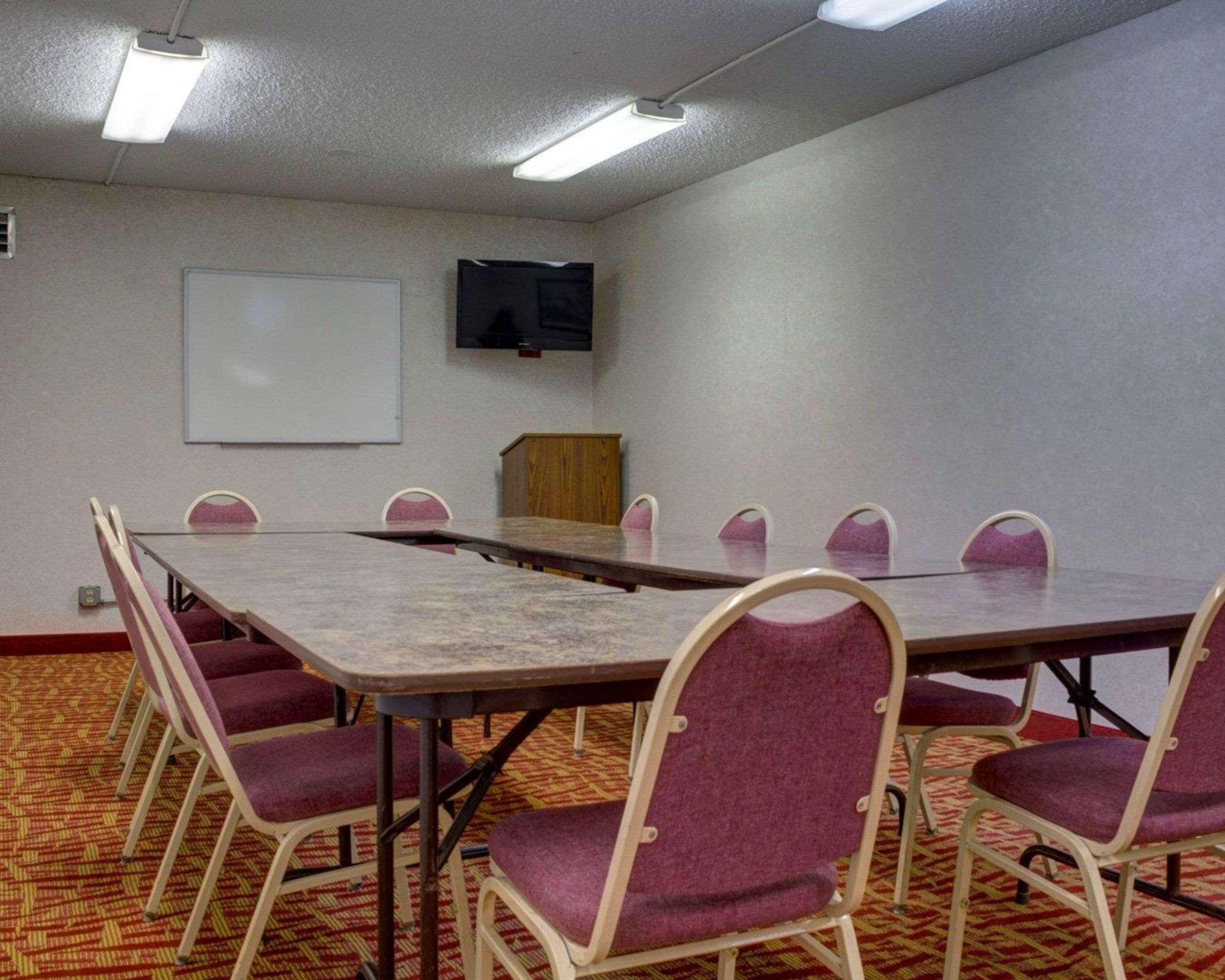 Rodeway Inn Columbia Mall Loop Grand Forks Esterno foto