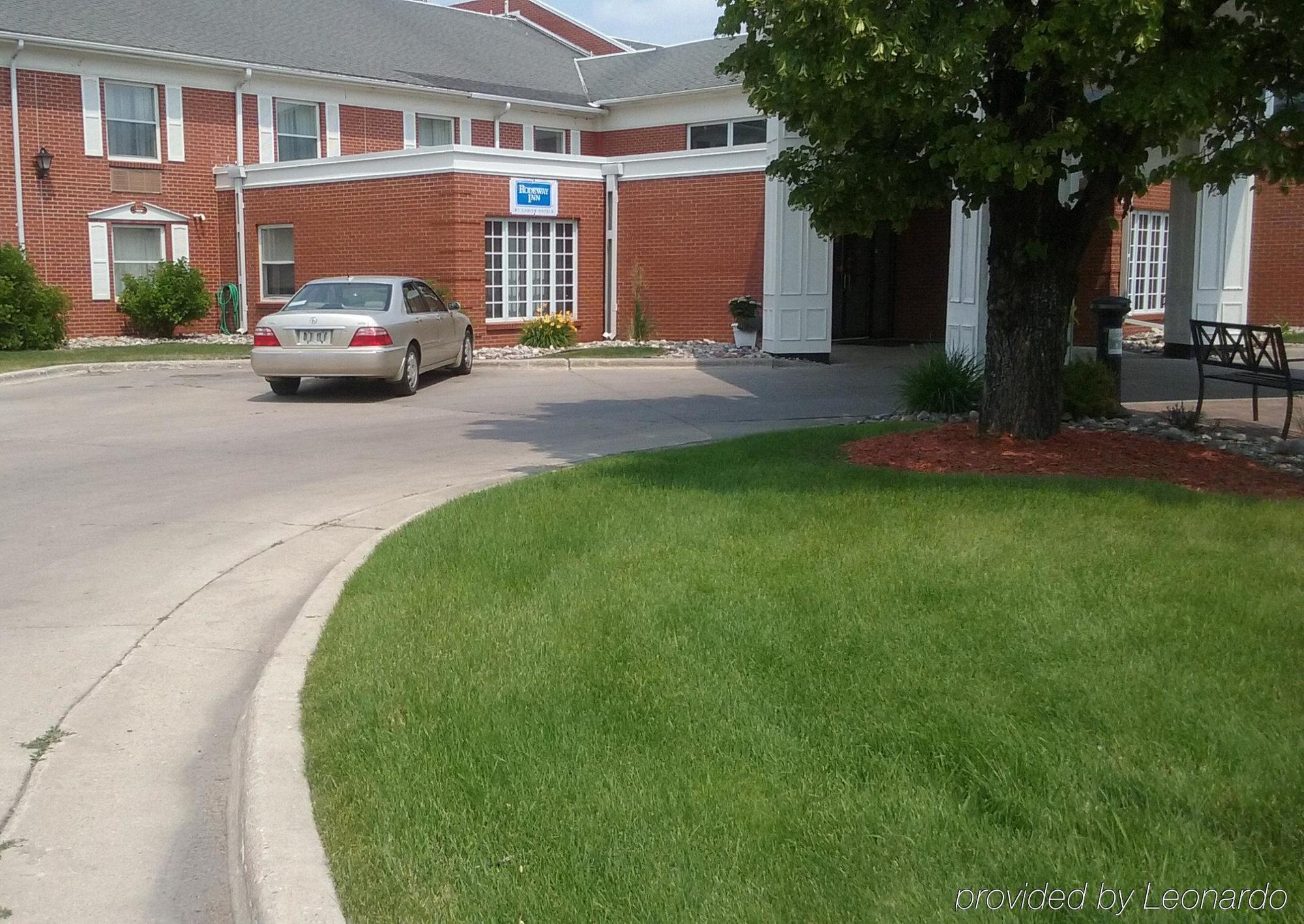 Rodeway Inn Columbia Mall Loop Grand Forks Esterno foto