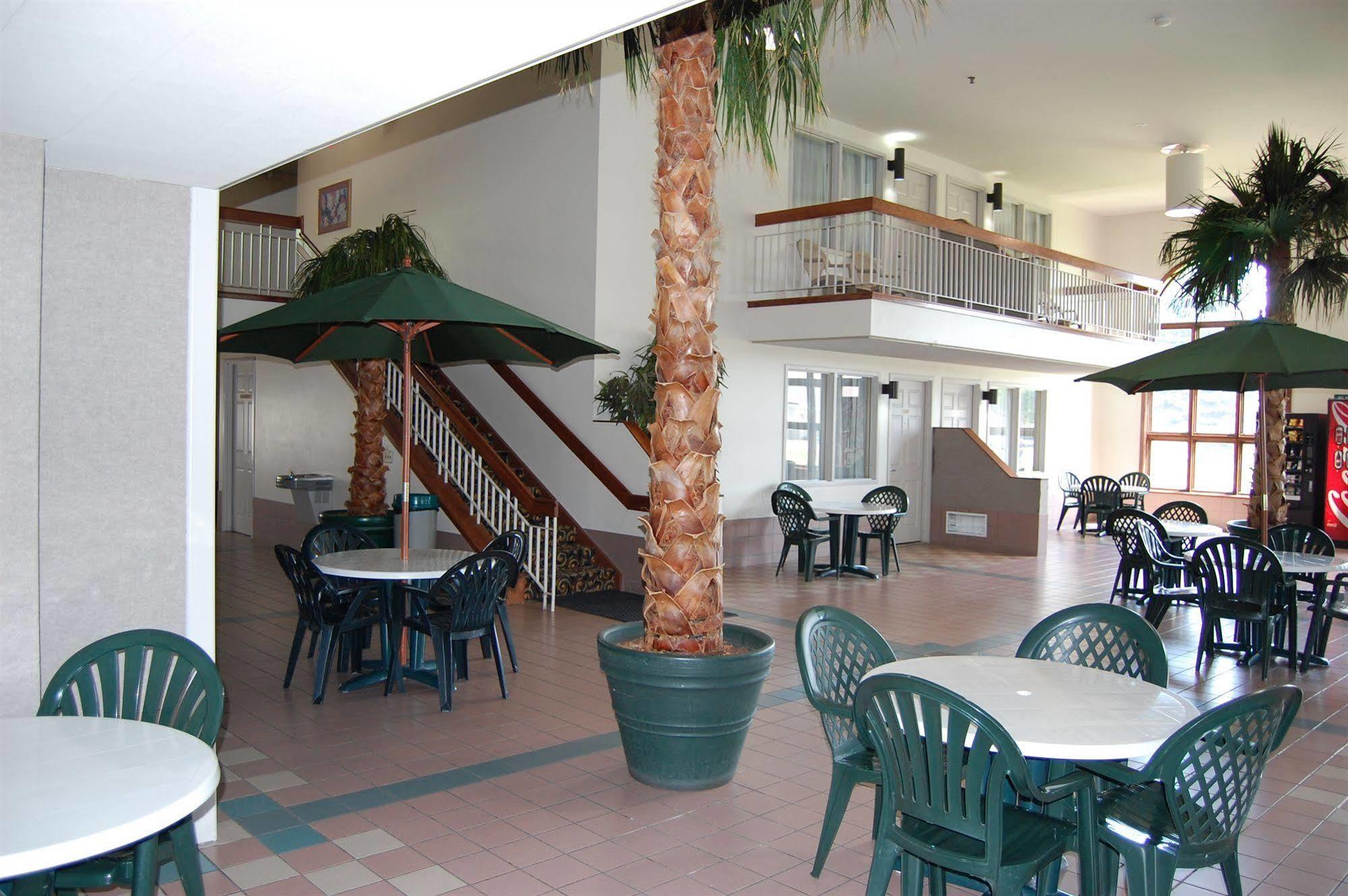 Rodeway Inn Columbia Mall Loop Grand Forks Esterno foto
